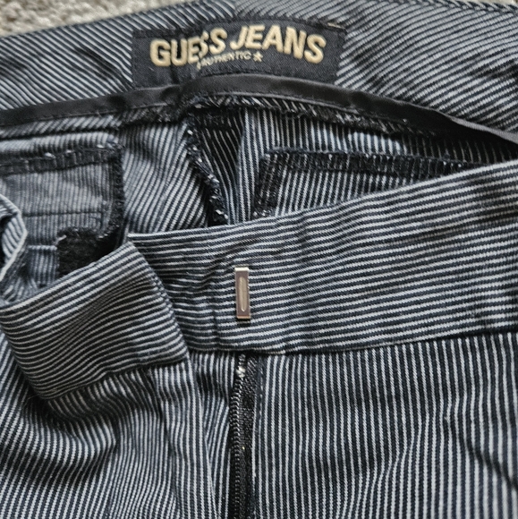 ⭐️PRICEDROP⭐️2PC GUESS pants BUNDLE - Picture 10 of 15